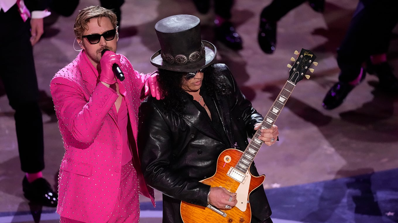 Bild von Ryan Gosling und Slash bei der Oscarverleihung 2024
